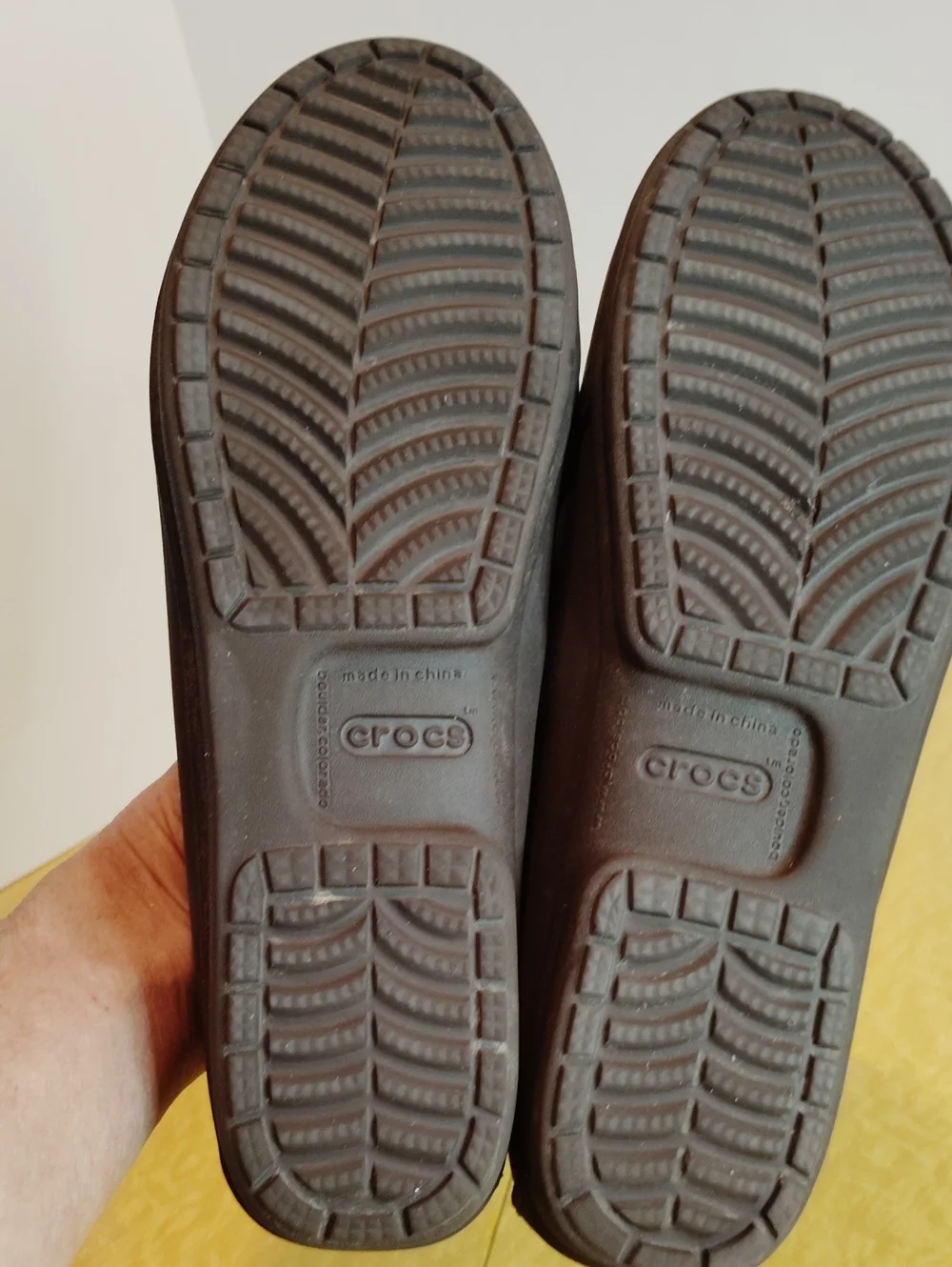 Women's Crocs Slip On Shoes Size 8